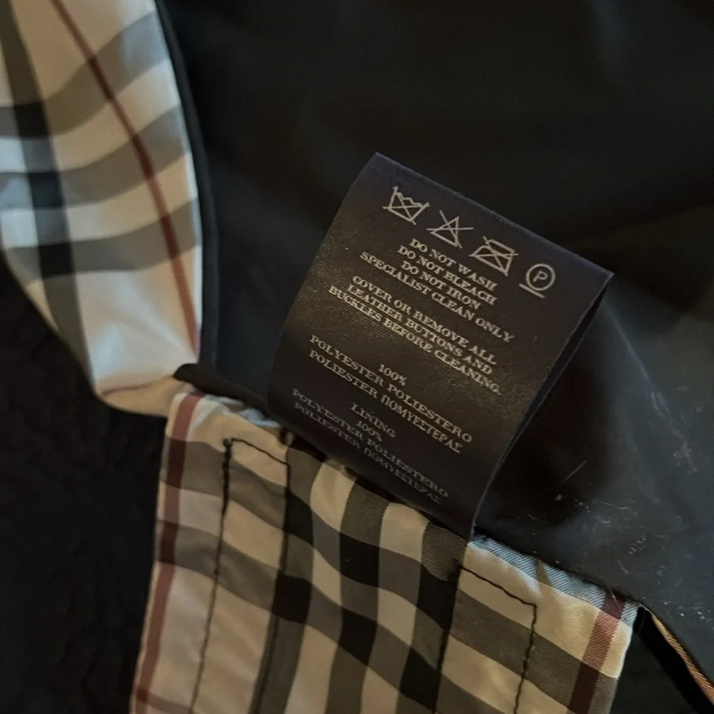 NWOT Authentic Burberry ring dog coat